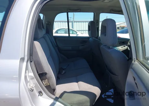 2003 Chevrolet Tracker Hard Top Base z USA, uszkodzony, nr VIN 2CNBJ13C036947628